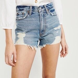 Abercrombie & Fitch Annie High Rise Shorts. Size 28/6. Like New Condition.